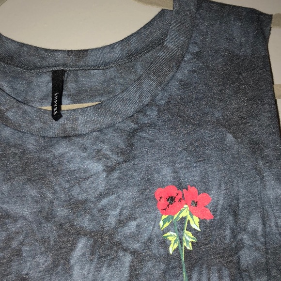Black tye dye tank top with rose - Picture 3 of 3